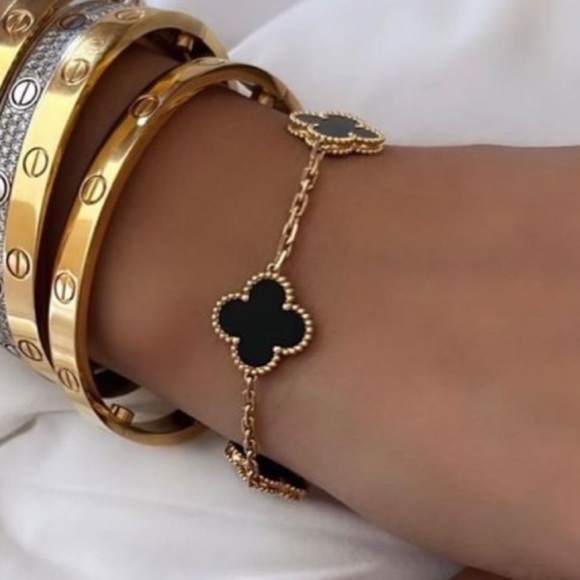 Black Onyx Gold 5 Quatrefoil Clover Motif Bracelet - Picture 6 of 7